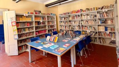 biblioteca di Cherasco interno con libri